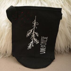 Thirty-One Gifts Black "Wine & Cheese" Canvas Gift Bag